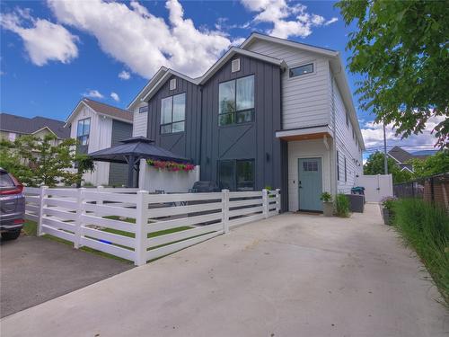 104-337 Hastings Avenue, Penticton, BC - Outdoor With Facade