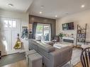 104-337 Hastings Avenue, Penticton, BC  - Indoor Photo Showing Living Room 