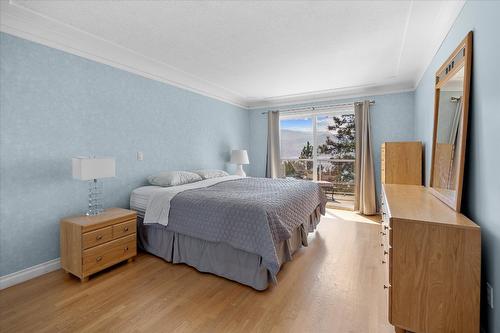 4155 Ponderosa Drive, Peachland, BC - Indoor Photo Showing Bedroom