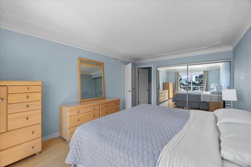 4155 Ponderosa Drive, Peachland, BC - Indoor Photo Showing Bedroom