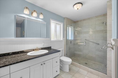 4155 Ponderosa Drive, Peachland, BC - Indoor Photo Showing Bathroom