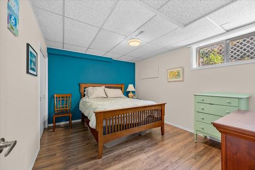 4155 Ponderosa Drive, Peachland, BC - Indoor Photo Showing Bedroom