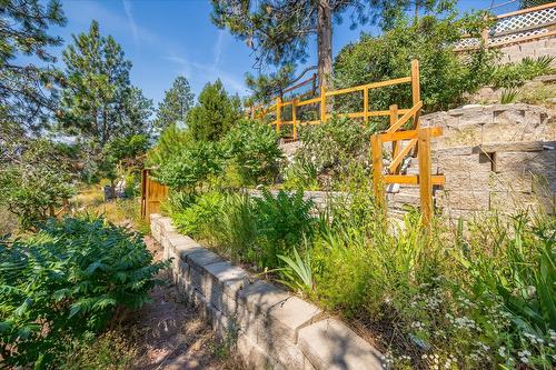 4155 Ponderosa Drive, Peachland, BC - Outdoor