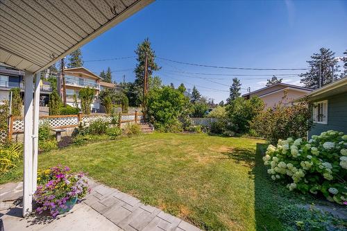 4155 Ponderosa Drive, Peachland, BC - Outdoor