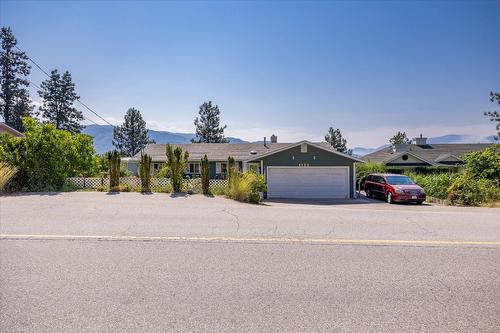 4155 Ponderosa Drive, Peachland, BC - Outdoor