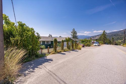 4155 Ponderosa Drive, Peachland, BC - Outdoor