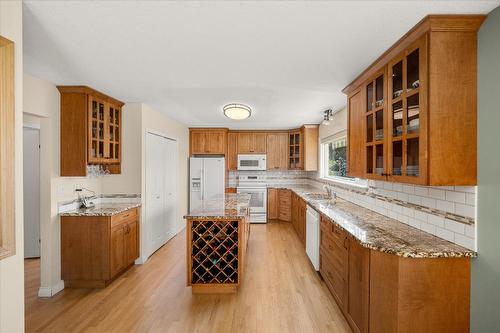 4155 Ponderosa Drive, Peachland, BC - Indoor Photo Showing Kitchen With Double Sink