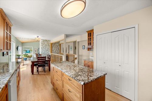 4155 Ponderosa Drive, Peachland, BC - Indoor Photo Showing Kitchen