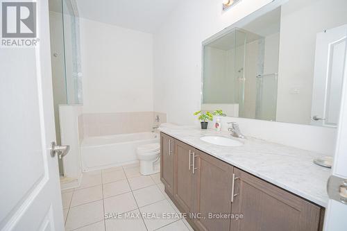 2 - 62 Preston Meadow Avenue, Mississauga (Hurontario), ON - Indoor Photo Showing Bathroom