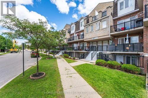 2012 - 3031 Finch Avenue W, Toronto (Humbermede), ON - Outdoor With Balcony