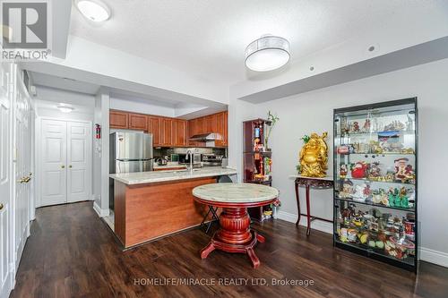 2012 - 3031 Finch Avenue W, Toronto (Humbermede), ON - Indoor Photo Showing Kitchen