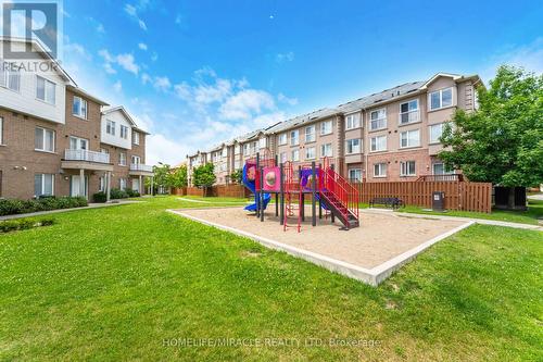 2012 - 3031 Finch Avenue W, Toronto (Humbermede), ON - Outdoor