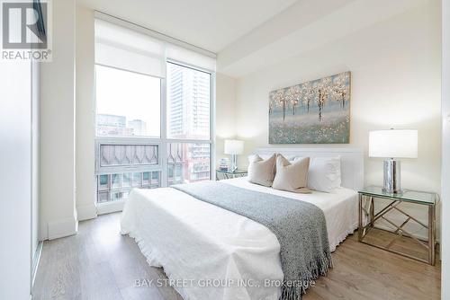 1102 - 30 Roehampton Avenue, Toronto (Mount Pleasant West), ON - Indoor Photo Showing Bedroom