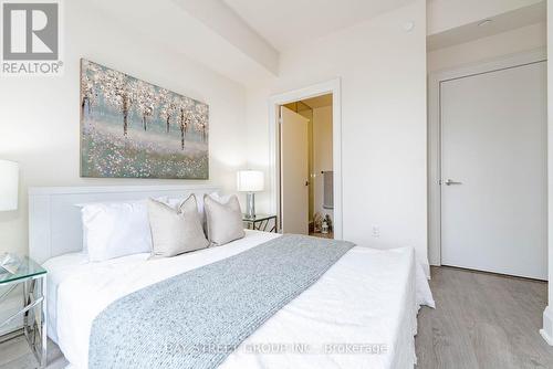 1102 - 30 Roehampton Avenue, Toronto (Mount Pleasant West), ON - Indoor Photo Showing Bedroom