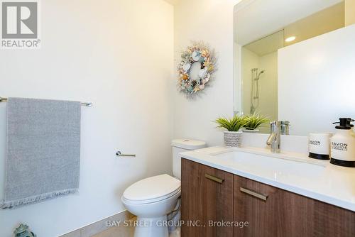 1102 - 30 Roehampton Avenue, Toronto (Mount Pleasant West), ON - Indoor Photo Showing Bathroom