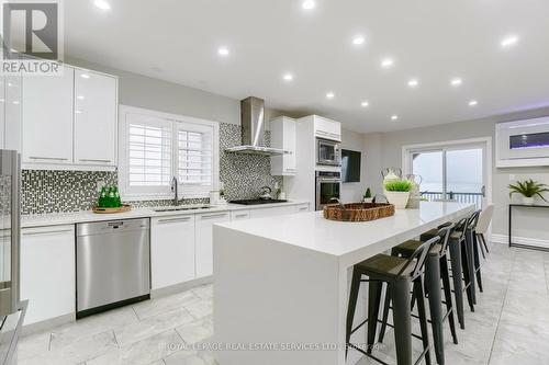 53 Windemere Road, Hamilton (Stoney Creek), ON - Indoor Photo Showing Kitchen With Upgraded Kitchen