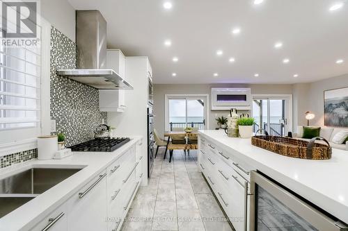 53 Windemere Road, Hamilton (Stoney Creek), ON - Indoor Photo Showing Kitchen With Upgraded Kitchen