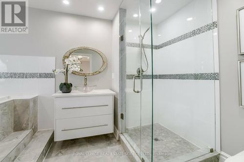 53 Windemere Road, Hamilton (Stoney Creek), ON - Indoor Photo Showing Bathroom