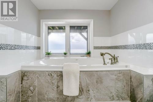 53 Windemere Road, Hamilton (Stoney Creek), ON - Indoor Photo Showing Bathroom