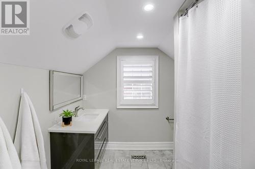 53 Windemere Road, Hamilton (Stoney Creek), ON - Indoor Photo Showing Bathroom