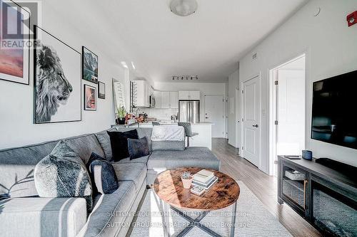 301 - 2605 Binbrook Road, Hamilton (Binbrook), ON - Indoor Photo Showing Living Room