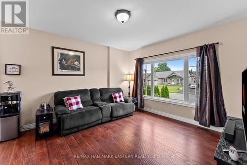 16 Cortland Crescent, Cramahe (Colborne), ON - Indoor Photo Showing Living Room