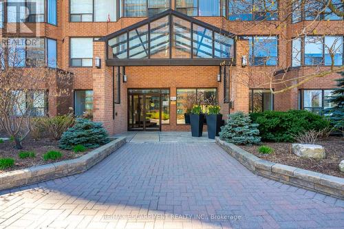 1403 - 1270 Maple Crossing Boulevard, Burlington (Brant), ON - Outdoor