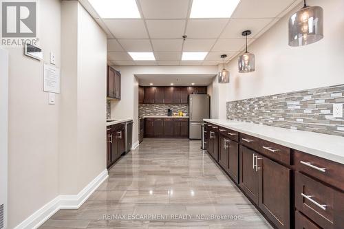 1403 - 1270 Maple Crossing Boulevard, Burlington (Brant), ON - Indoor Photo Showing Kitchen