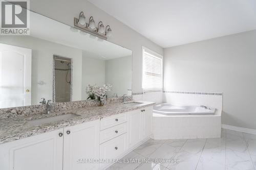 5914 Long Valley Road, Mississauga (Churchill Meadows), ON - Indoor Photo Showing Bathroom