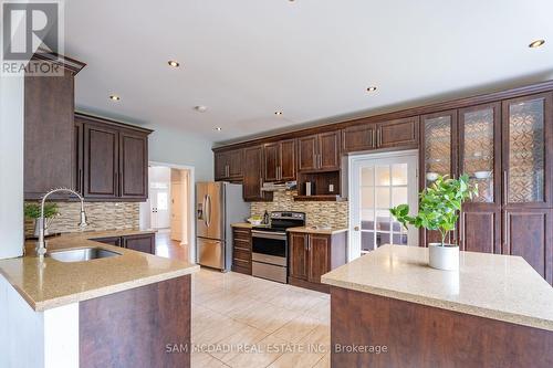 5914 Long Valley Road, Mississauga (Churchill Meadows), ON - Indoor Photo Showing Kitchen With Stainless Steel Kitchen