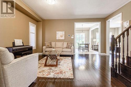 32 Tatra Crescent, Brampton (Bram West), ON - Indoor Photo Showing Living Room