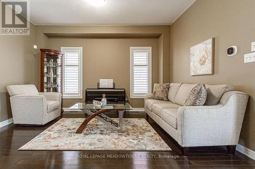 32 Tatra Crescent, Brampton (Bram West), ON - Indoor Photo Showing Living Room