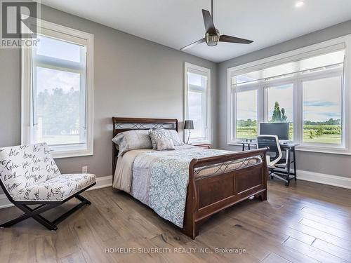 63 Poplar Street, Hamilton, ON - Indoor Photo Showing Bedroom