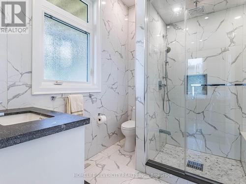 63 Poplar Street, Hamilton, ON - Indoor Photo Showing Bathroom