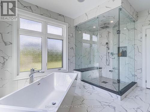 63 Poplar Street, Hamilton, ON - Indoor Photo Showing Bathroom