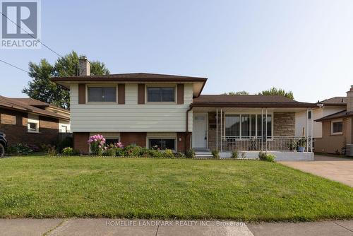 6776 Margaret Street, Niagara Falls, ON - Outdoor With Facade