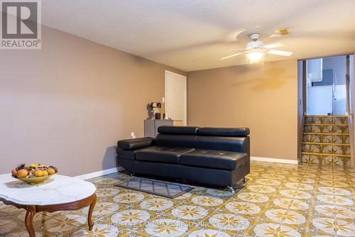 6776 Margaret Street, Niagara Falls, ON - Indoor Photo Showing Living Room