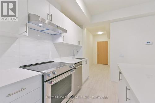 201 - 8960 Jane Street, Vaughan, ON - Indoor Photo Showing Kitchen