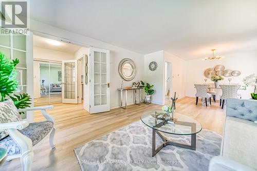 113 Fred Varley Drive W, Markham (Unionville), ON - Indoor Photo Showing Living Room