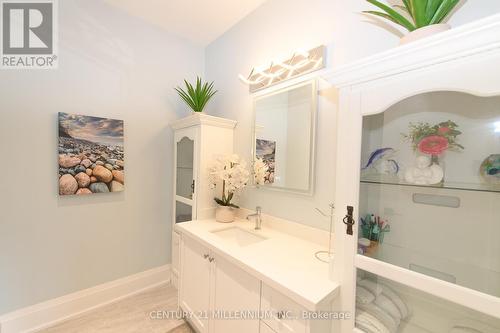 2292 Shore Lane, Wasaga Beach, ON - Indoor Photo Showing Bathroom