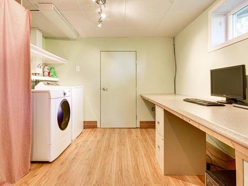 Salle de lavage - 8615 Ch. Des Merisiers, Bécancour, QC - Indoor Photo Showing Laundry Room