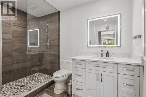 404 - 34 Plains Road E, Burlington (Lasalle), ON - Indoor Photo Showing Bathroom