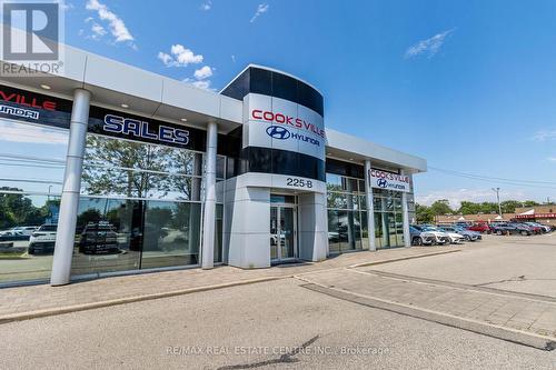 225 Dundas Street E, Mississauga, ON 