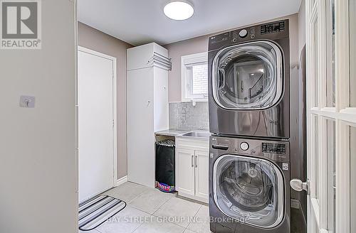 2104 Mayflower Boulevard, Oakville (River Oaks), ON - Indoor Photo Showing Laundry Room