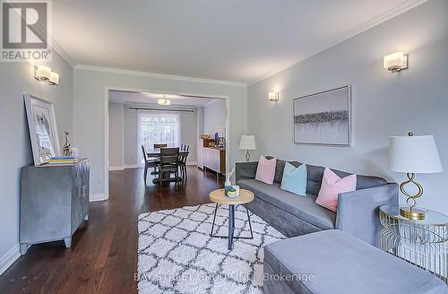 2104 Mayflower Boulevard, Oakville (River Oaks), ON - Indoor Photo Showing Living Room