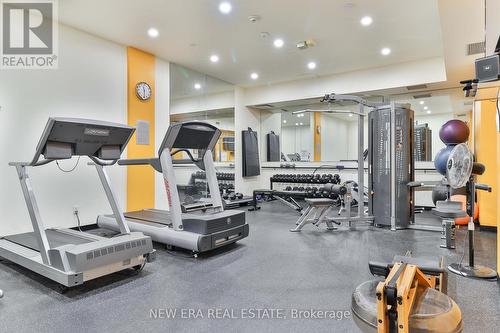 426 - 901 Queen Street W, Toronto (Niagara), ON - Indoor Photo Showing Gym Room