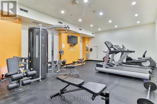 426 - 901 Queen Street W, Toronto (Niagara), ON - Indoor Photo Showing Gym Room