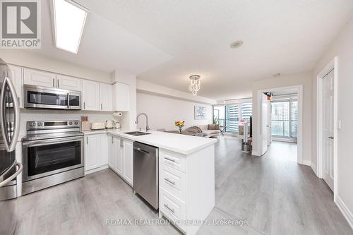 1101 - 5508 Yonge Street, Toronto (Willowdale West), ON - Indoor Photo Showing Kitchen With Stainless Steel Kitchen