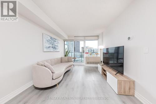 1101 - 5508 Yonge Street, Toronto (Willowdale West), ON - Indoor Photo Showing Living Room