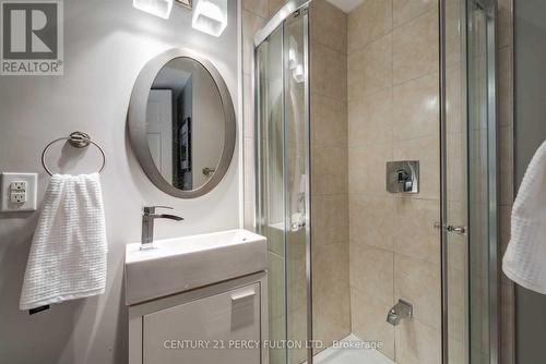 Th2 - 360 R Dundas Street E, Toronto (Moss Park), ON - Indoor Photo Showing Bathroom